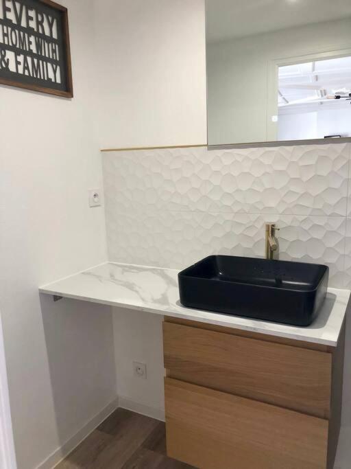 Le Garengeot - Wifi - Centre Ville - Property Rental Nm Vitre  Exterior photo