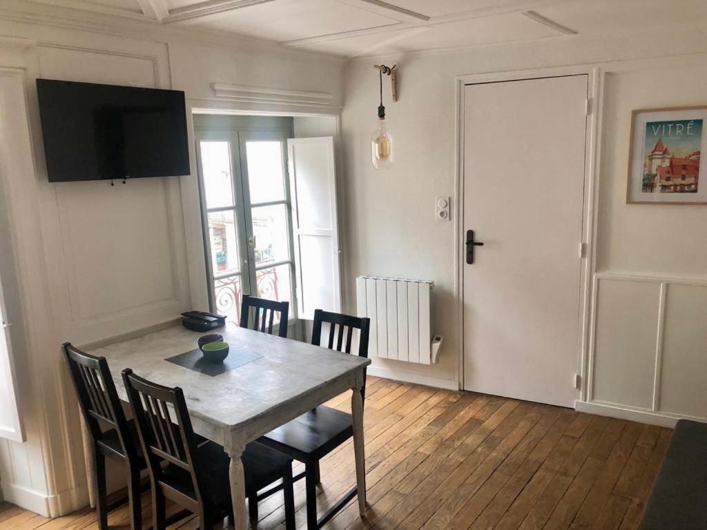 Le Garengeot - Wifi - Centre Ville - Property Rental Nm Vitre  Exterior photo